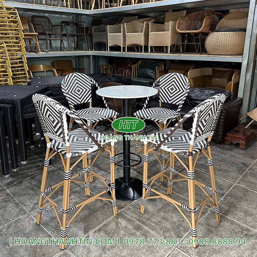 Bàn ghế bar HTT 18