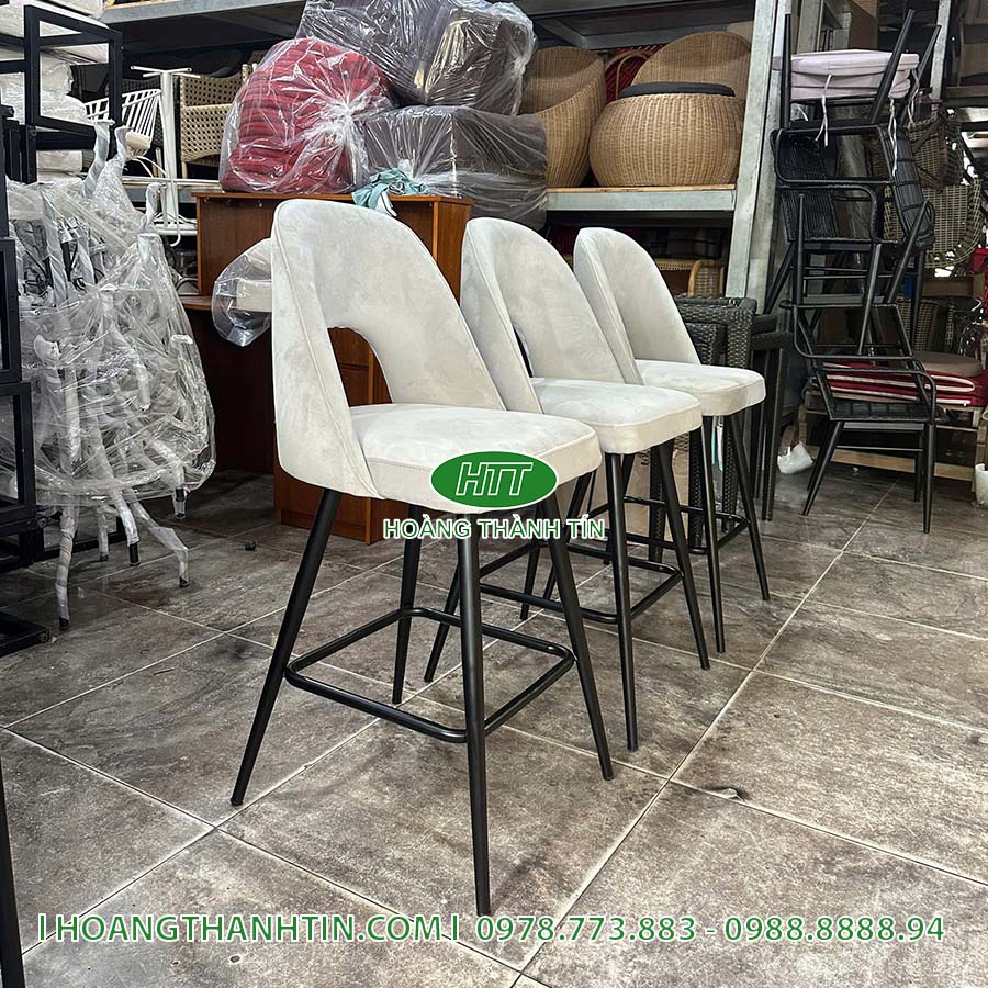 Bàn ghế bar HTT 24