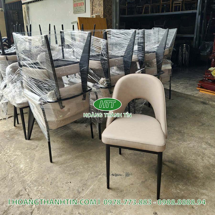 Bàn ghế sắt nệm HTT 24