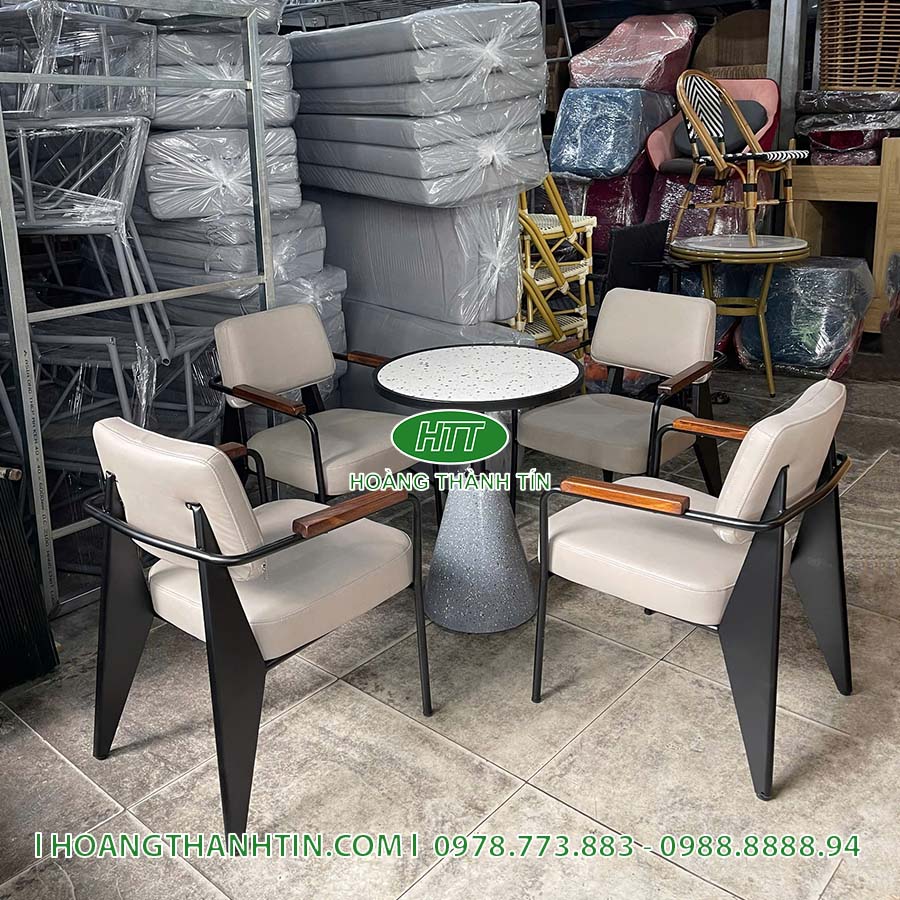 Bàn ghế sắt nệm HTT 28