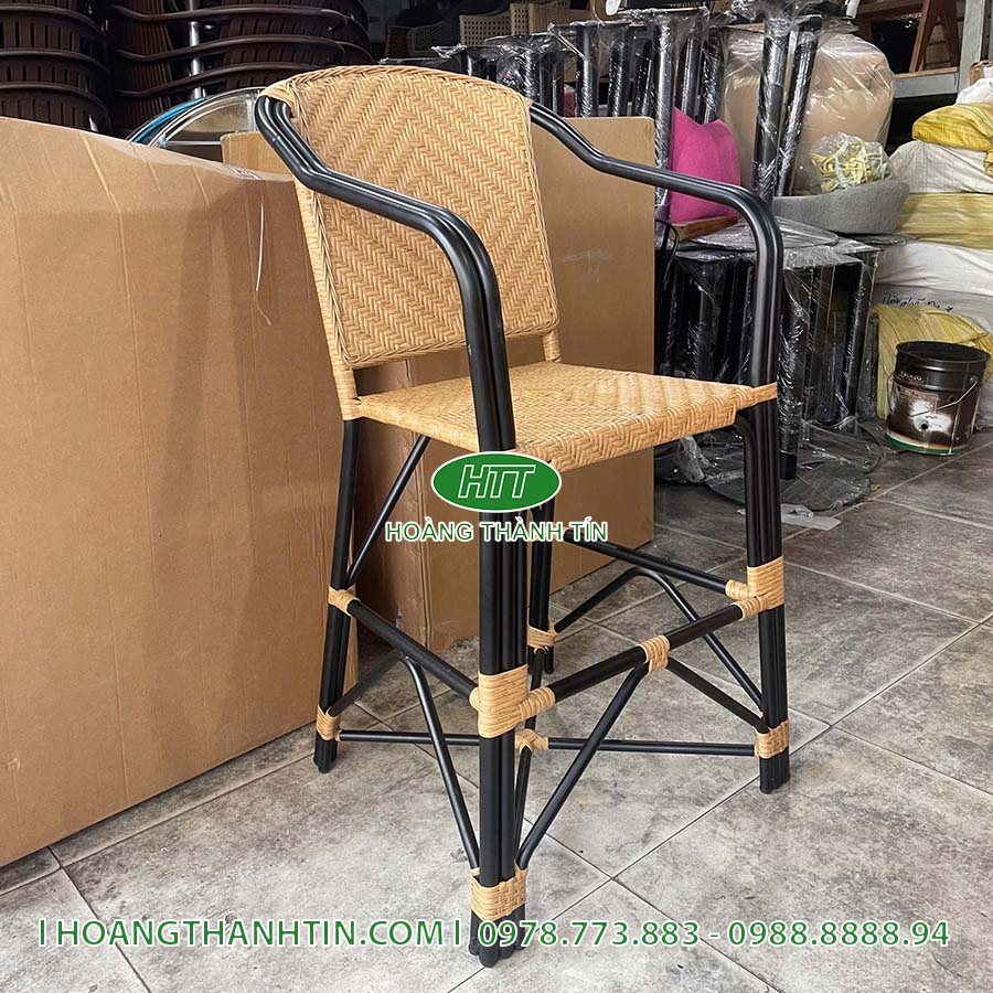 Bàn ghế bar HTT 15