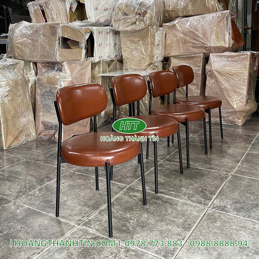 Bàn ghế sắt nệm HTT 7