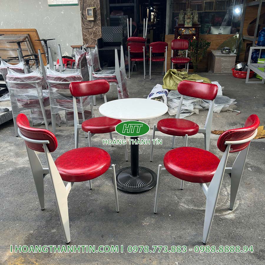 Bàn ghế sắt nệm HTT 9