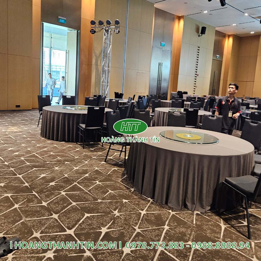 Bàn ghế sắt nệm HTT 14