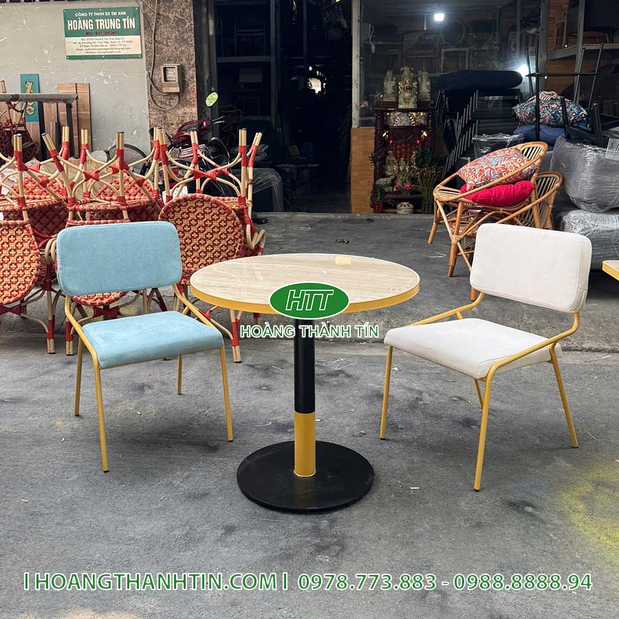 Bàn ghế sắt nệm HTT 16